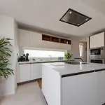 Apartment Luxury Penthouse With Private Pool And Sea Views, Sleeps 6 Is-Swieqi