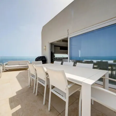 Luxury Penthouse With Private Pool And Sea Views, Sleeps 6 Is-Swieqi