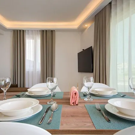 Apartment Luxury Penthouse With Private Pool And Sea Views, Sleeps 6