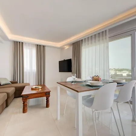 Luxury Penthouse With Private Pool And Sea Views, Sleeps 6 Apartment Is-Swieqi