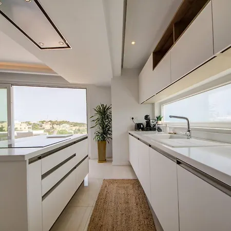 Apartment Luxury Penthouse With Private Pool And Sea Views, Sleeps 6